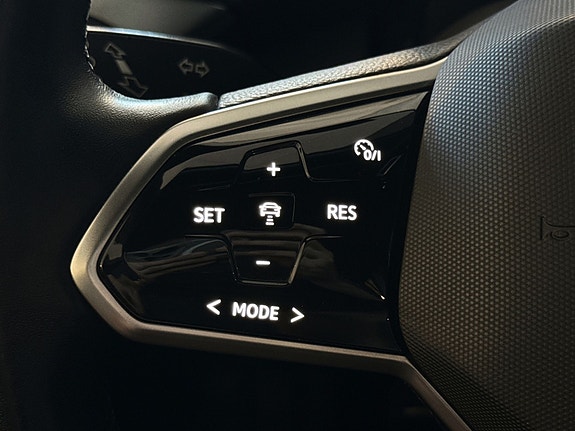 Smart rattkontroll for enkel håndtering av cruise control-funksjon.
