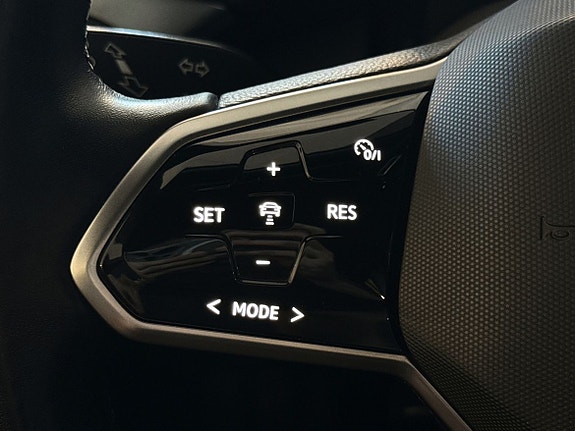 Smart rattkontroll for enkel håndtering av cruise control-funksjon.