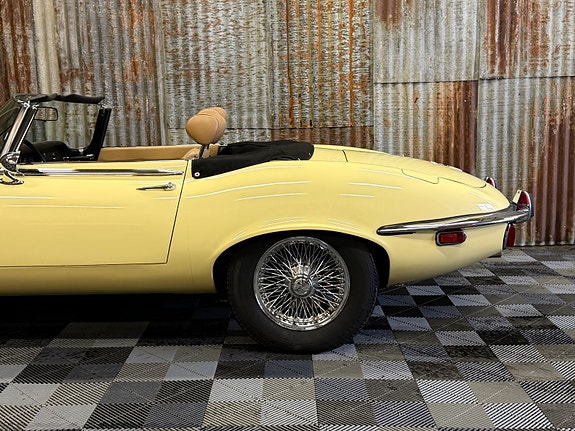 Jaguar E-TYPE 24 of 30