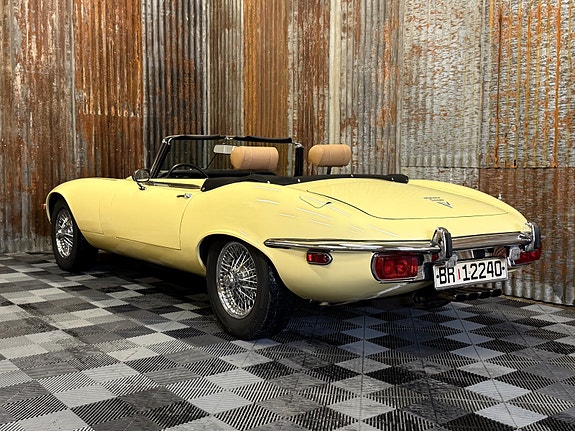Jaguar E-TYPE 21 of 30