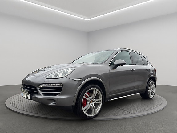Porsche Cayenne 3 of 5
