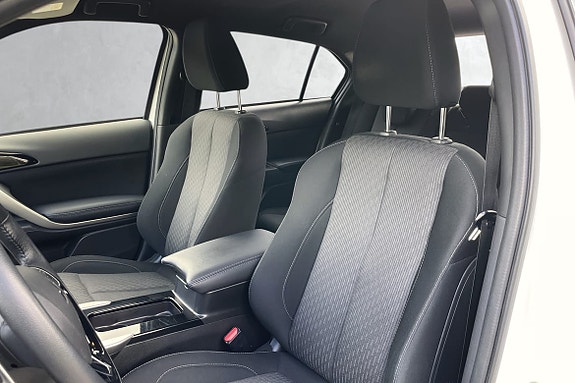 Komfortable forseter i slitesterkt stofftrekk.