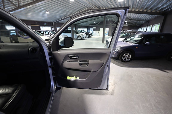 Volkswagen Amarok 22 of 23