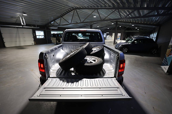 Volkswagen Amarok 19 of 23