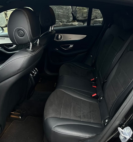 Mercedes-Benz GLC300 e 4 of 9