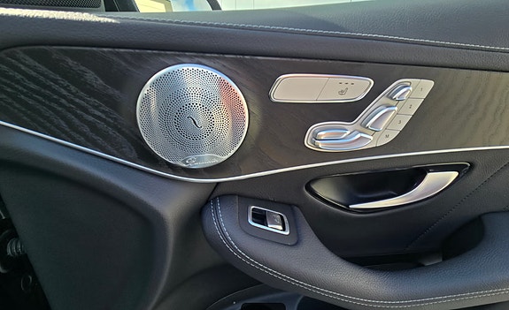 Mercedes-Benz GLC300 e 6 of 9