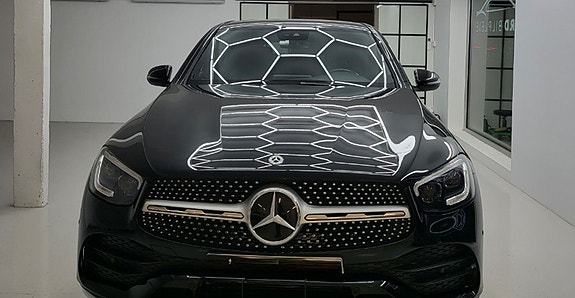 Mercedes-Benz GLC300 e 3 of 9