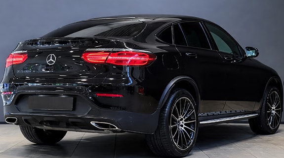 Mercedes-Benz GLC300 e 2 of 9