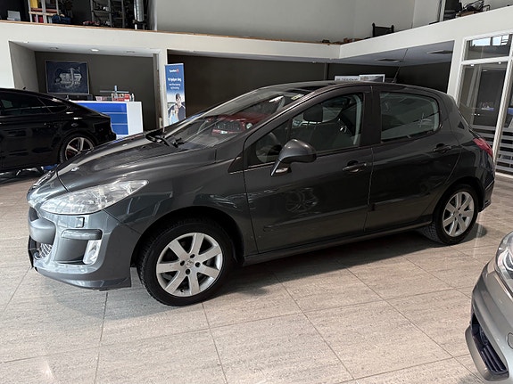Peugeot 308 4 of 5