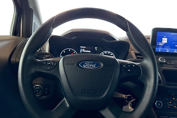 Ford Transit Connect 16 of 22