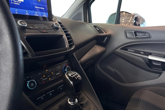 Ford Transit Connect 12 of 22