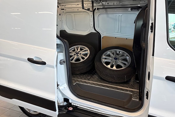 Ford Transit Connect 20 of 22