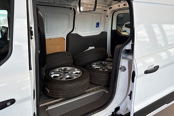 Ford Transit Connect 22 of 22