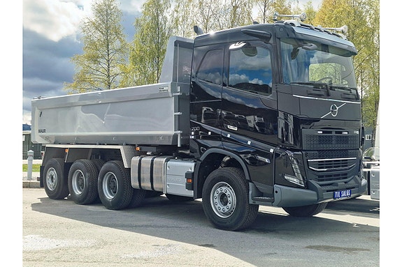 Volvo FH700 8x4 dumper MAUR