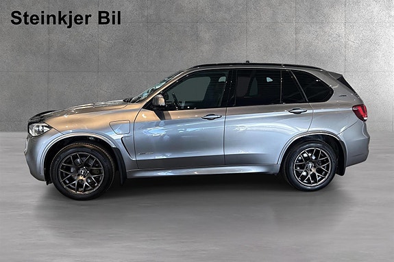 BMW X5 2 of 5