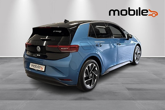 Volkswagen ID.3 3 of 5