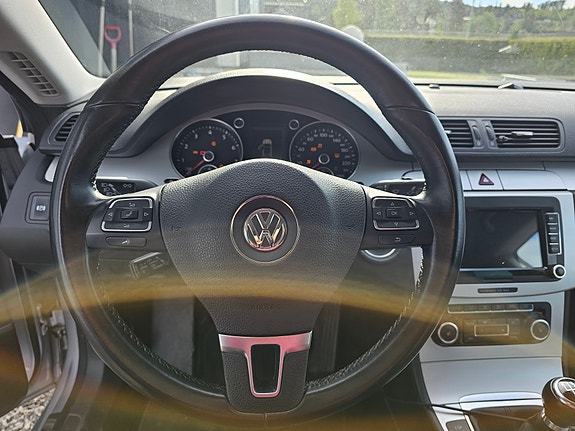 Volkswagen Passat CC 6 of 9