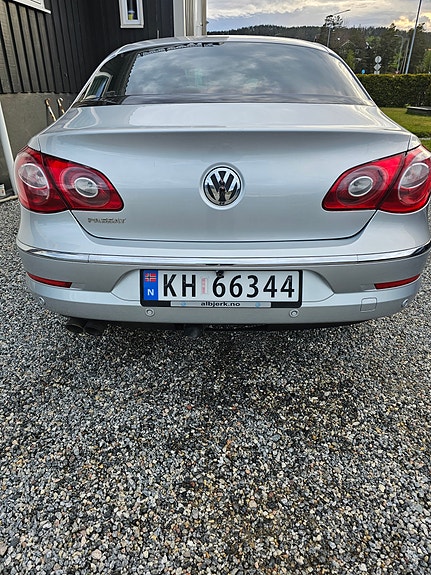 Volkswagen Passat CC 4 of 9