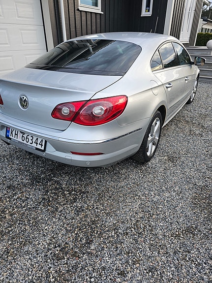 Volkswagen Passat CC 3 of 9