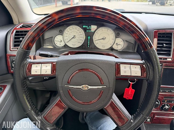 Chrysler 300C 27 of 30