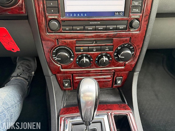 Chrysler 300C 28 of 30