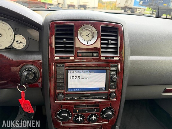 Chrysler 300C 29 of 30