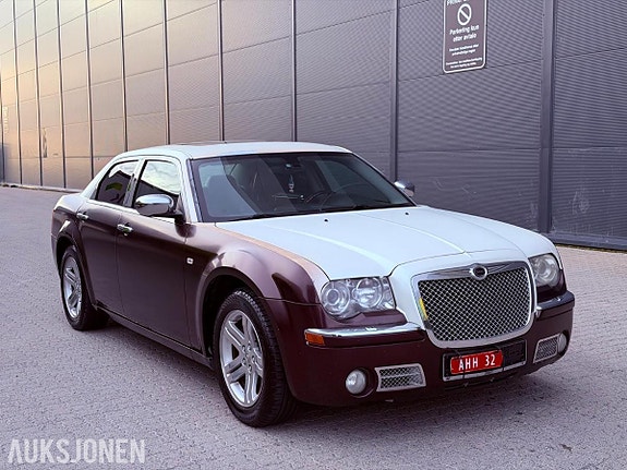 Chrysler 300C 5 of 5