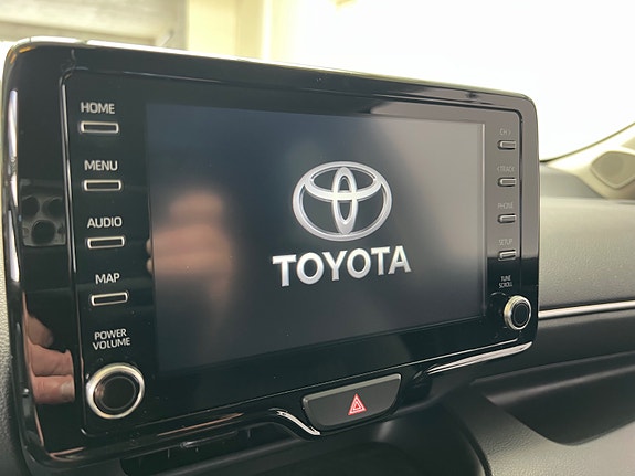 Toyota Yaris 10 of 25