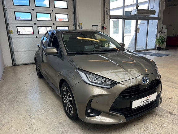 Toyota Yaris 4 of 25