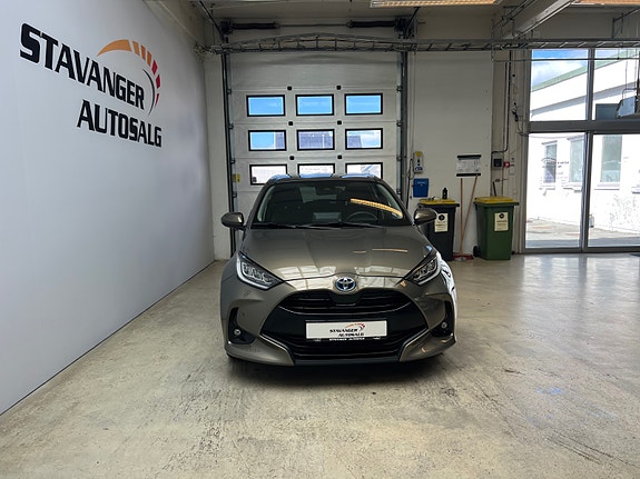 Toyota Yaris 3 of 25