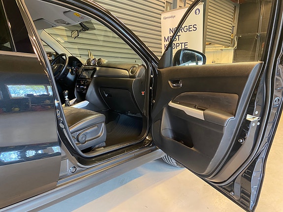 Suzuki Vitara 23 of 30