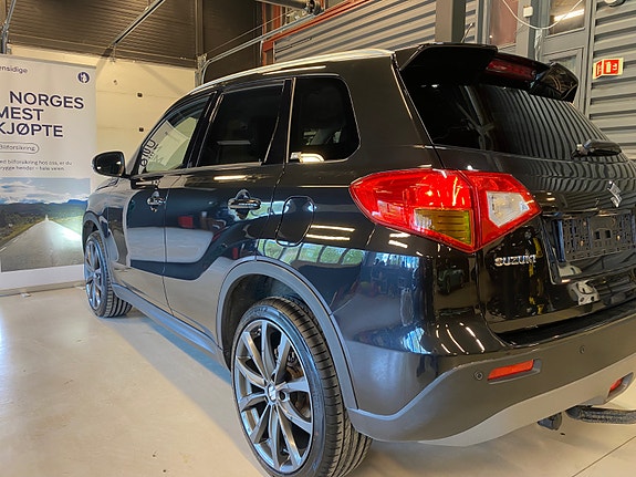 Suzuki Vitara 5 of 30