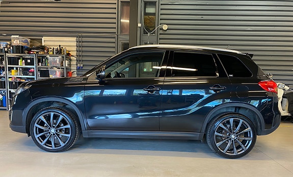 Suzuki Vitara 3 of 30