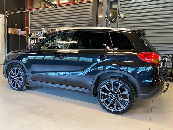 Suzuki Vitara 4 of 30