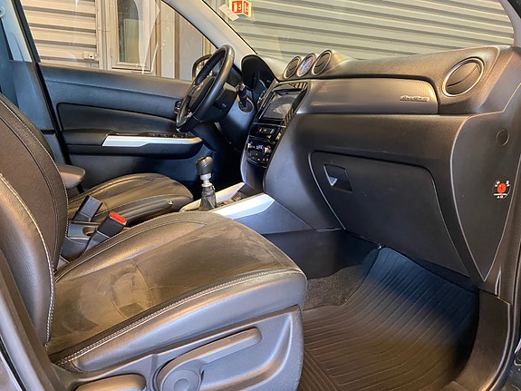Suzuki Vitara 24 of 30