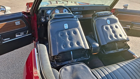Oldsmobile Cutlass 12 of 27