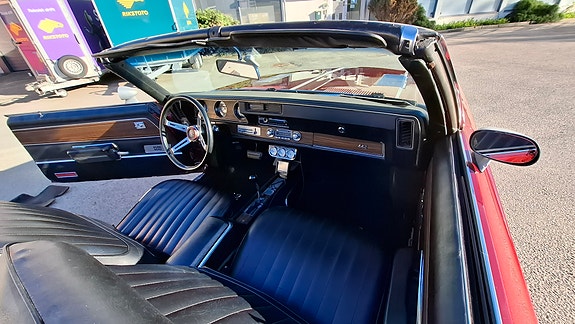 Oldsmobile Cutlass 14 of 27