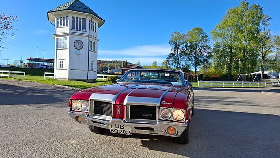 Oldsmobile Cutlass 4 of 27