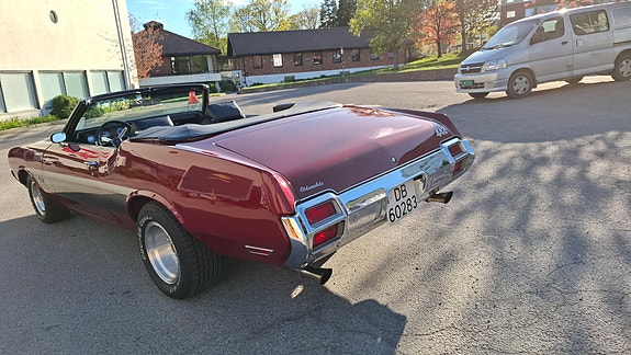 Oldsmobile Cutlass 8 of 27