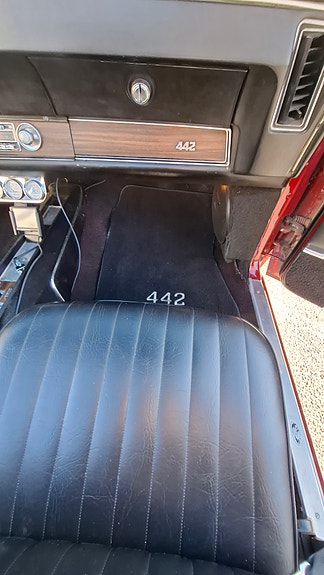 Oldsmobile Cutlass 13 of 27