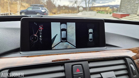 BMW 320i 19 of 20
