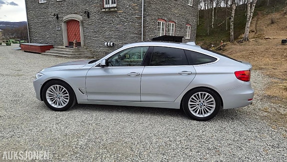 BMW 320i 6 of 20