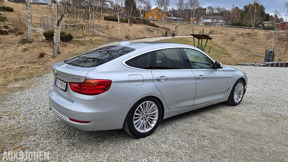 BMW 320i 4 of 20