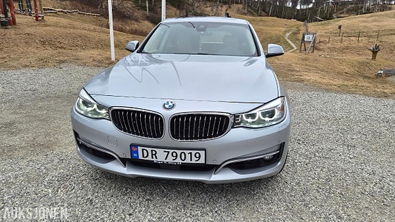BMW 320i 7 of 20
