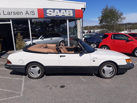 Saab 900 3 of 5