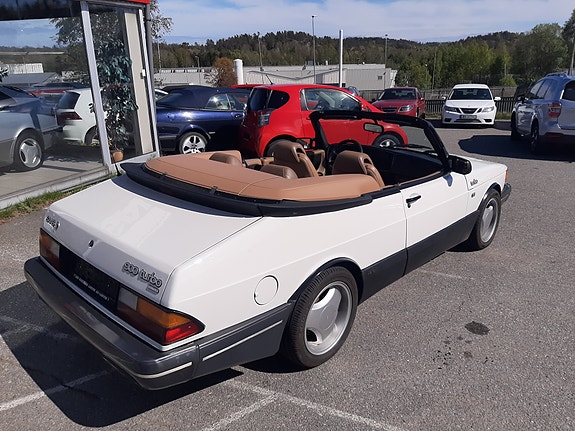 Saab 900 4 of 5