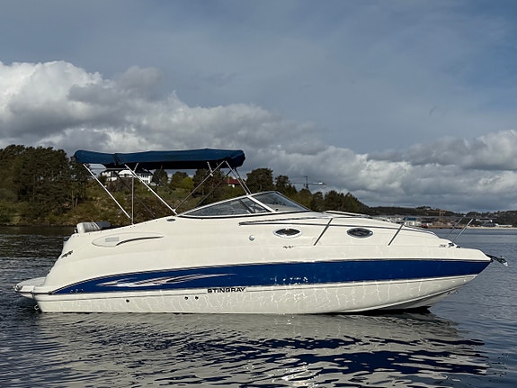 Stingray CS 250 - 300 HK Volvo Penta, kun 65 timer!, sjøsatt første gang i 2011 2 of 5