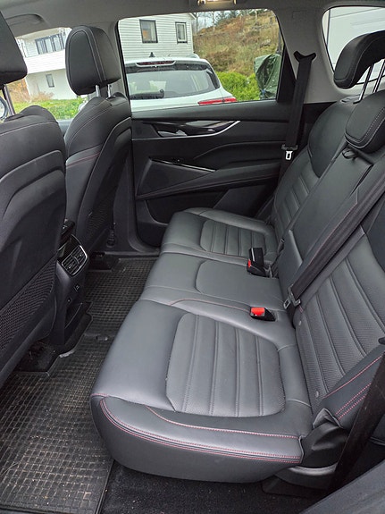 Maxus Euniq 6 7 of 23