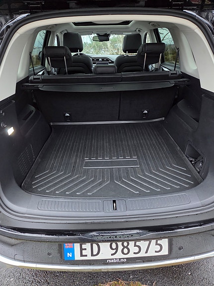 Maxus Euniq 6 9 of 23
