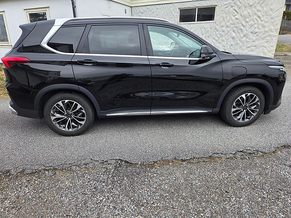 Maxus Euniq 6 23 of 23